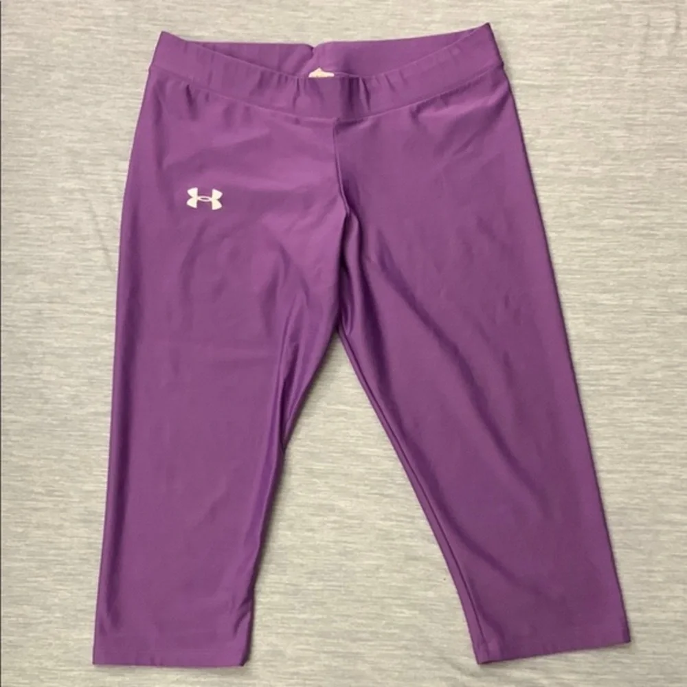 3/$20✨Under Armour Athletic Capri Leggings - Picture 2 of 8